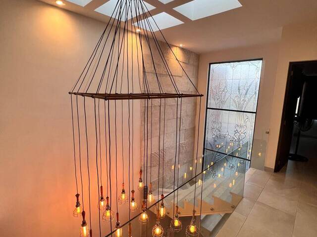 #71 - Casa para Venta en León - GT - 2