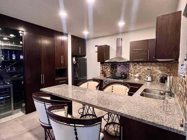 #71 - Casa para Venta en León - GT - 3