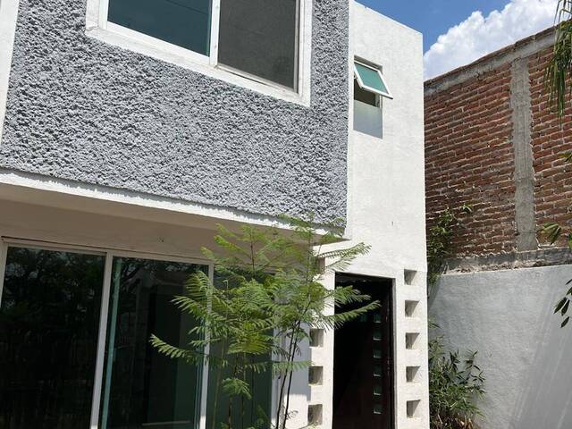 #84 - Casa para Venta en Silao - GT - 2