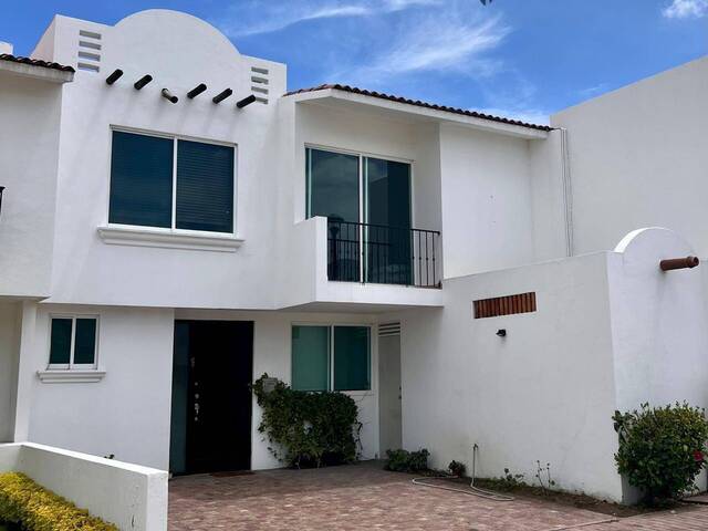 #99 - Casa para Venta en Irapuato - GT