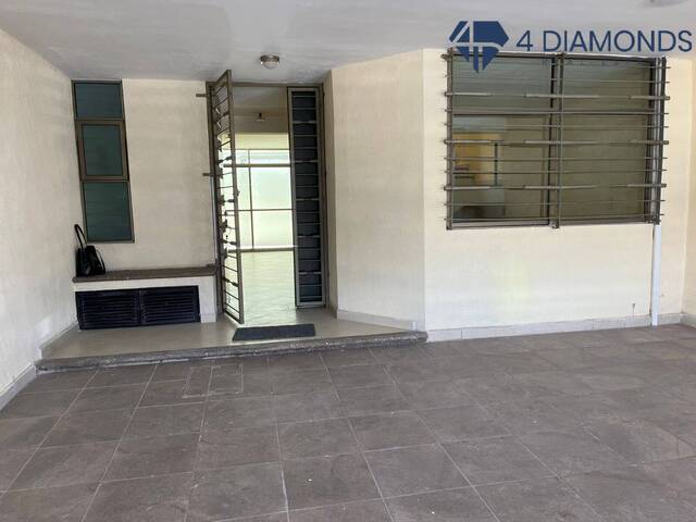 #103 - Casa para Venta en León - GT